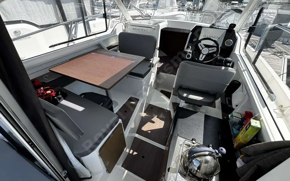 slider 12 Beneteau Antares 8 OB