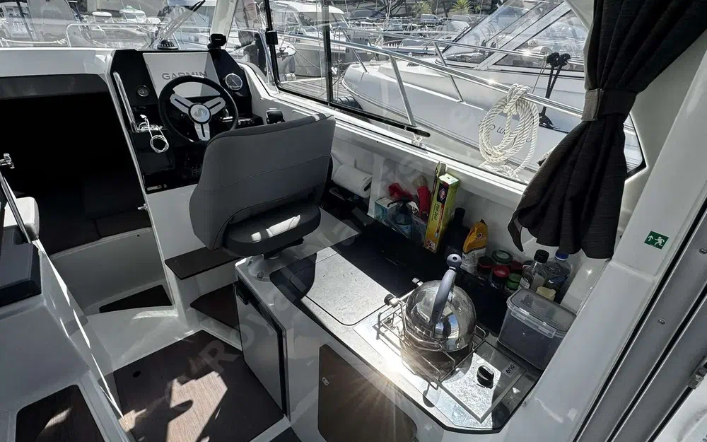 slider 13 Beneteau Antares 8 OB