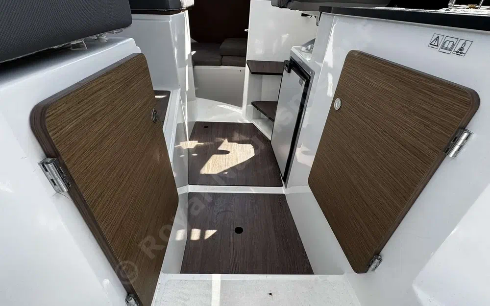 slider 14 Beneteau Antares 8 OB