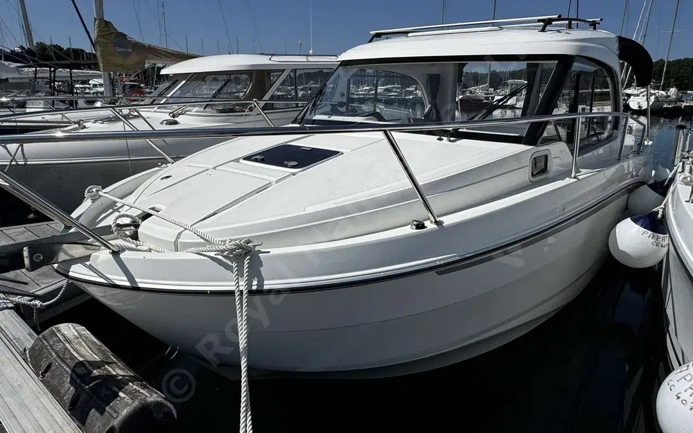 slider 1 Beneteau Antares 8 OB