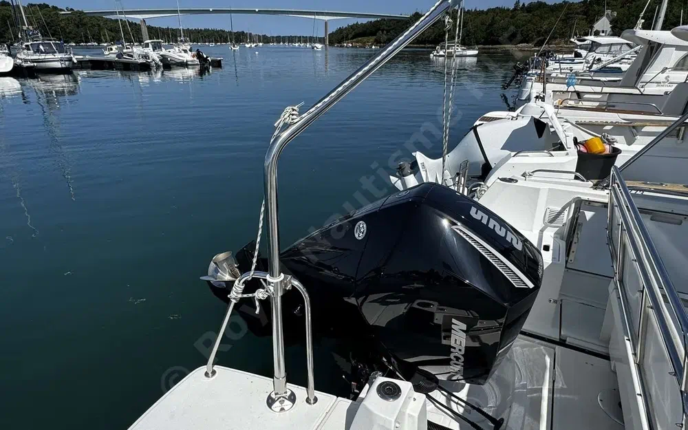 slider 4 Beneteau Antares 8 OB