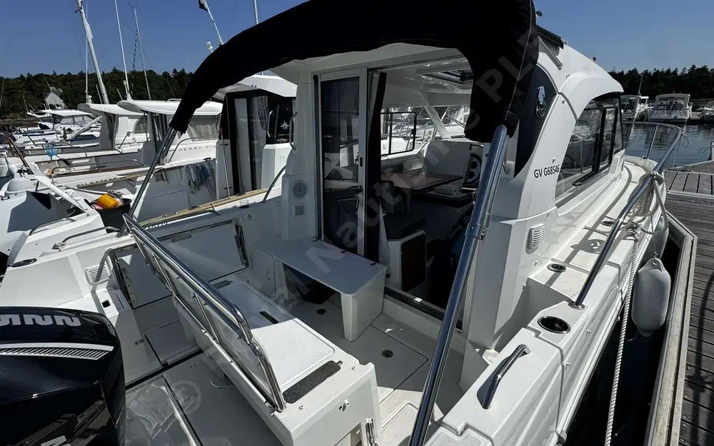 slider 5 Beneteau Antares 8 OB