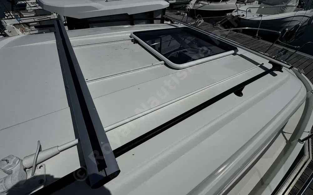 slider 6 Beneteau Antares 8 OB