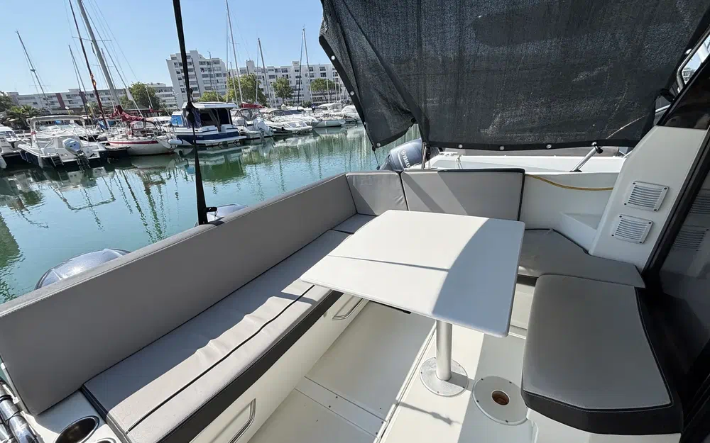 slider 1 Jeanneau Merry Fisher 895