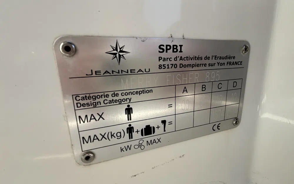 slider 31 Jeanneau Merry Fisher 895