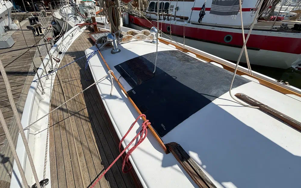 slider 10 Sirvent Tahiti Ketch