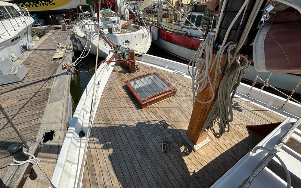 slider 12 Sirvent Tahiti Ketch