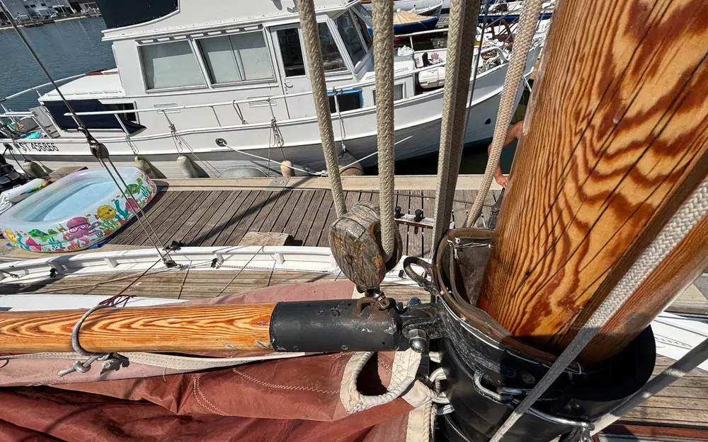 slider 15 Sirvent Tahiti Ketch