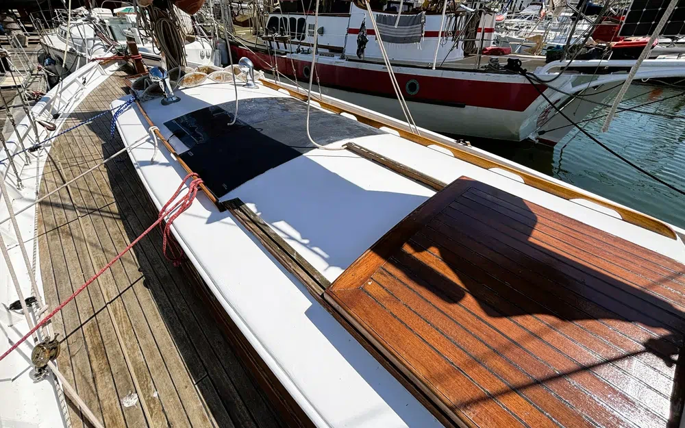 slider 6 Sirvent Tahiti Ketch