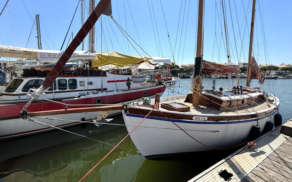 slider 2 Sirvent Tahiti Ketch