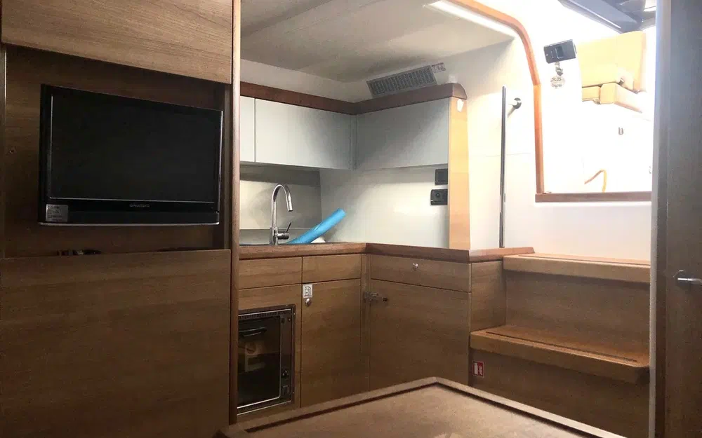 slider 9 Sealine SC 35