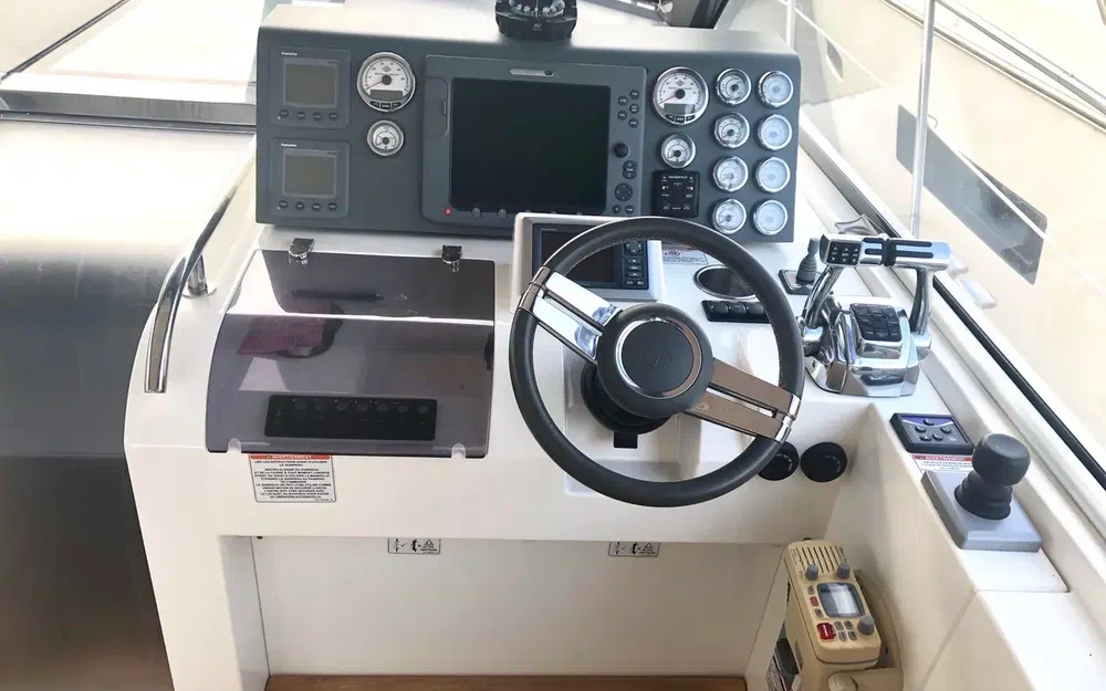 slider 3 Sealine SC 35