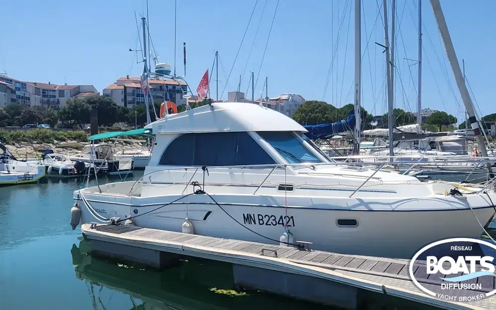 slider 0 Beneteau Antares Serie 9