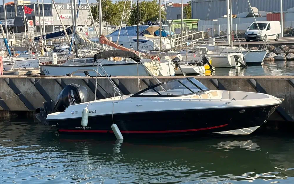 slider 0 Bayliner VR4