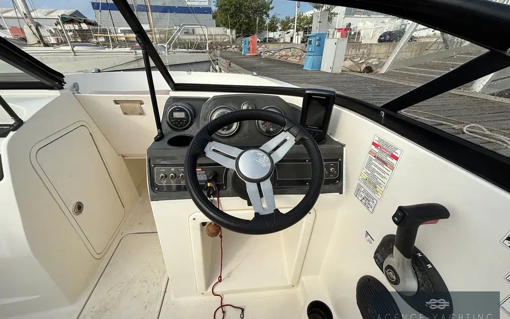 slider 10 Bayliner VR4