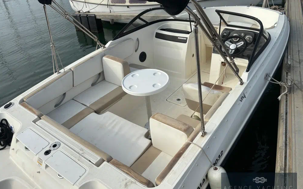 slider 1 Bayliner VR4