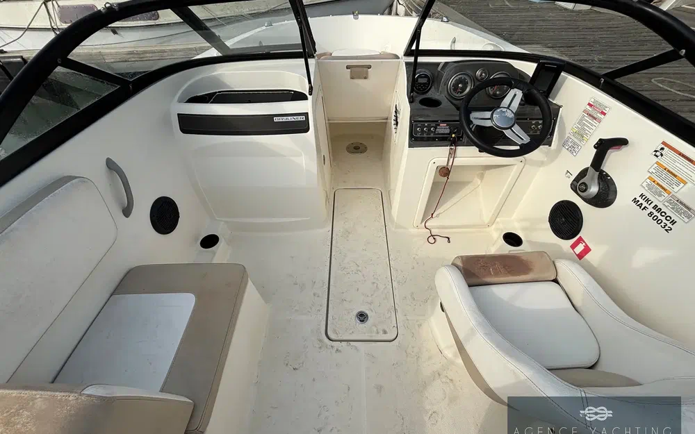 slider 2 Bayliner VR4