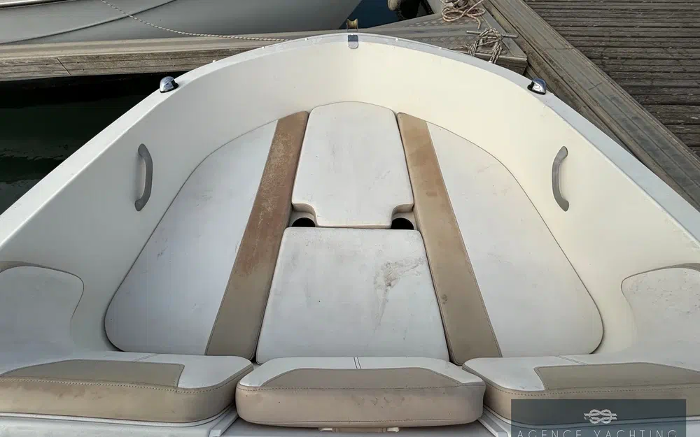 slider 8 Bayliner VR4