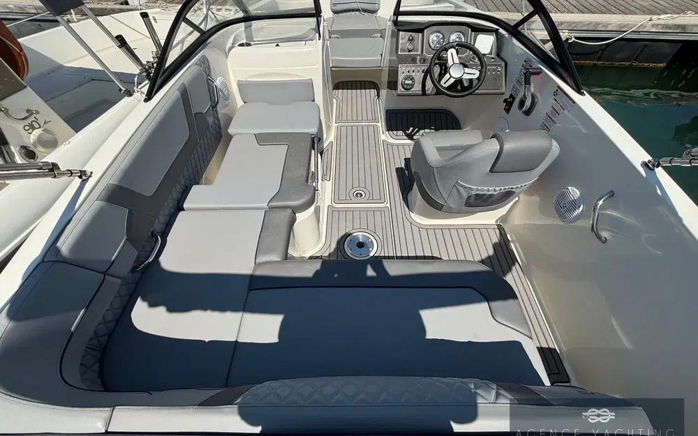 slider 3 Bayliner VR5 BOWRIDER