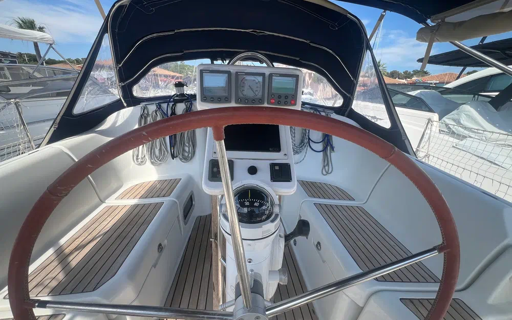 slider 4 Beneteau Oceanis 373 Clipper