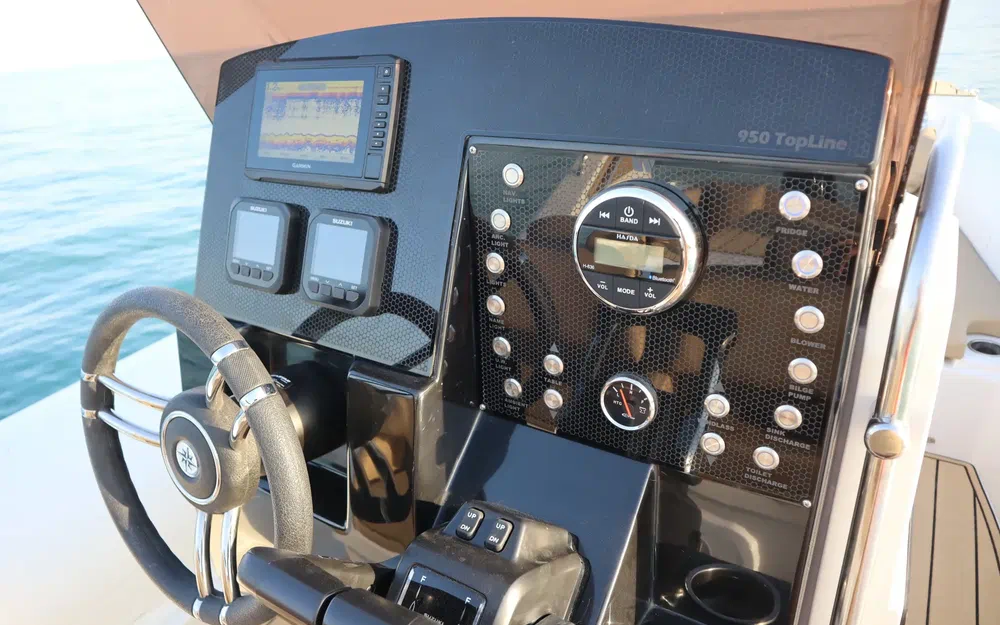 slider 16 Tiger Marine Top Line 950