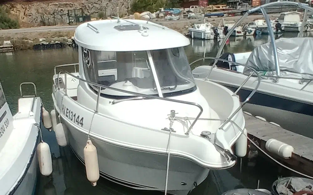 slider 2 Arvor 190