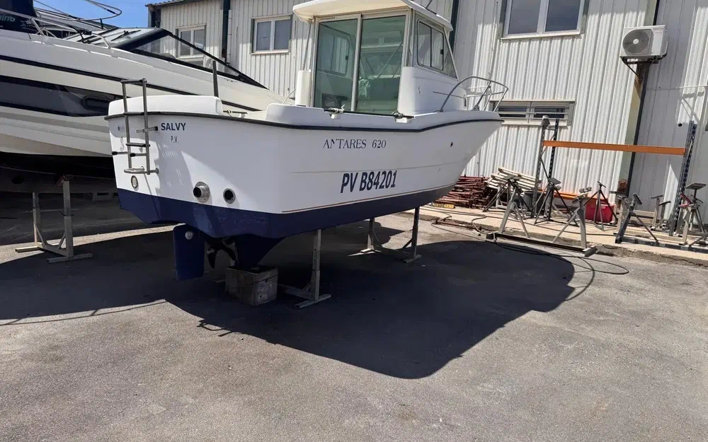 slider 2 Beneteau Antares 620