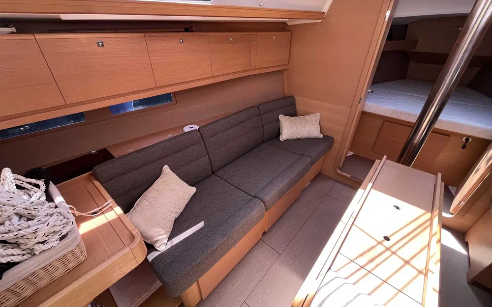 slider 18 Dufour 382 Grand Large