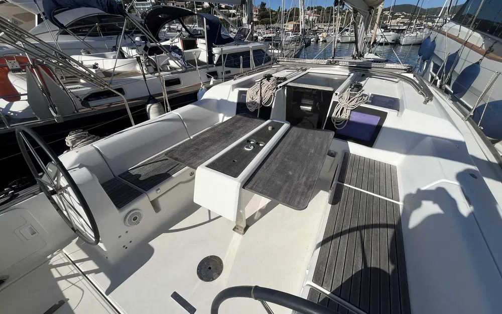 slider 8 Dufour 382 Grand Large
