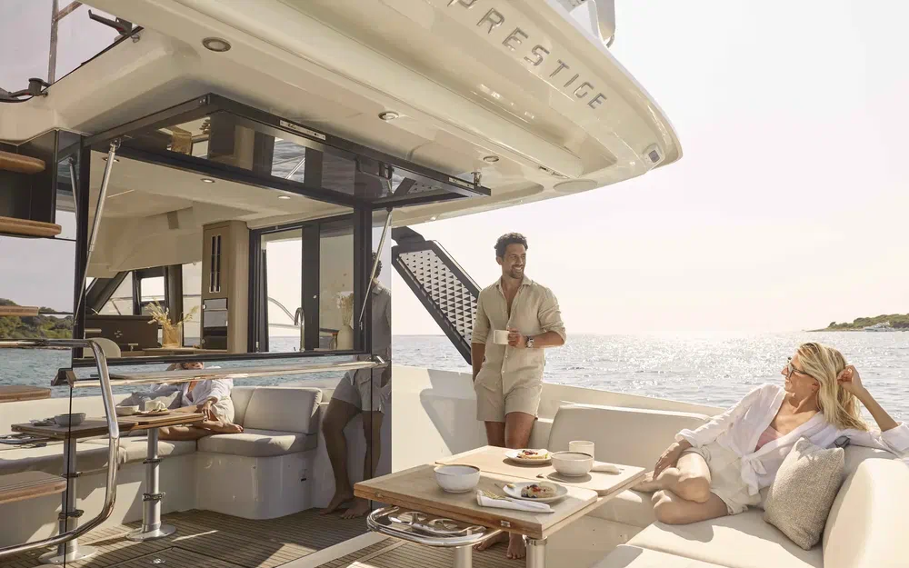 slider 10 Prestige Yachts F4.3