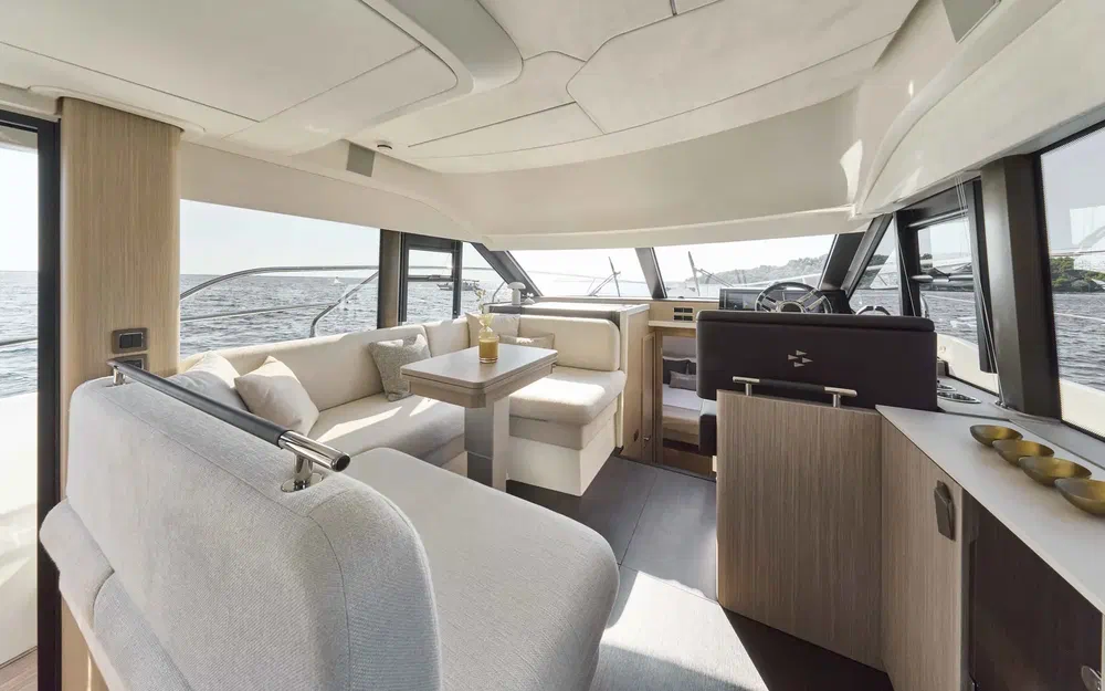slider 19 Prestige Yachts F4.3
