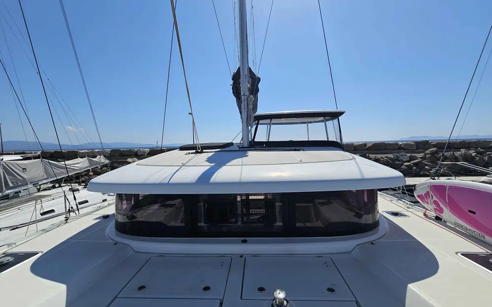 slider 1 Lagoon 42