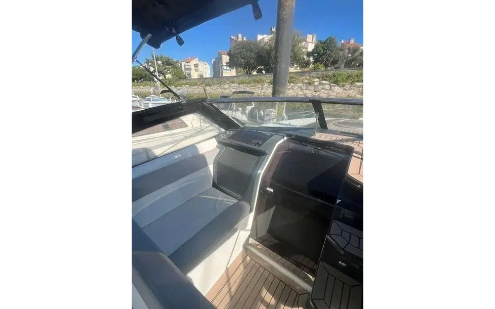 slider 9 Parker 800 Cruiser