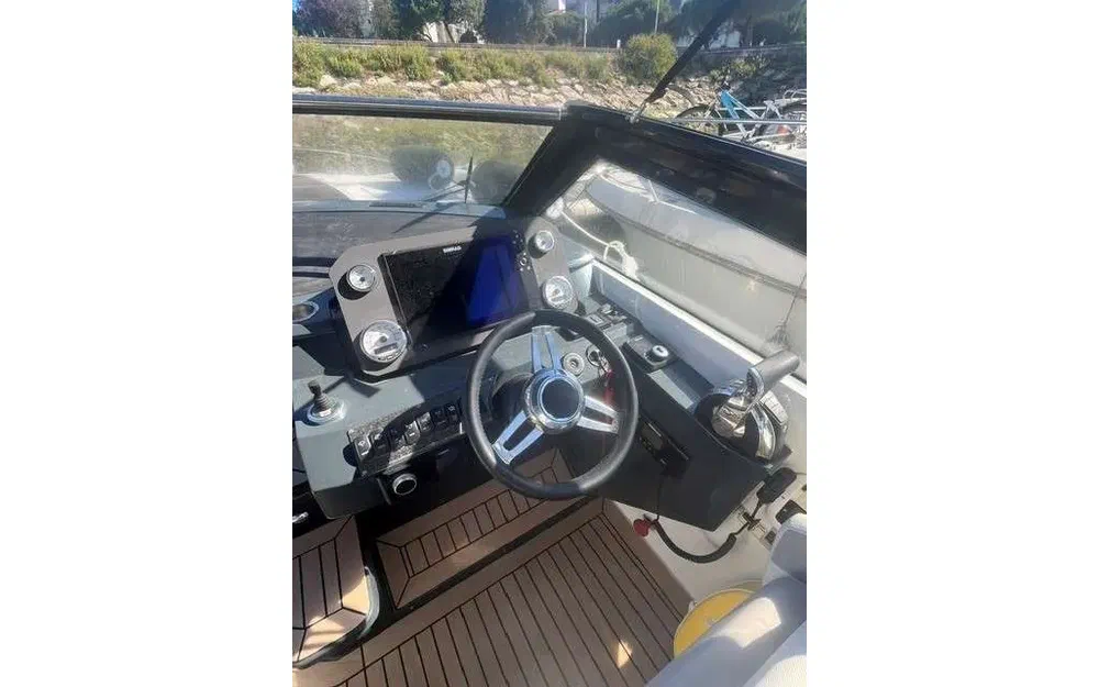 slider 10 Parker 800 Cruiser