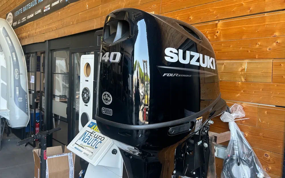 slider 1 Suzuki 140