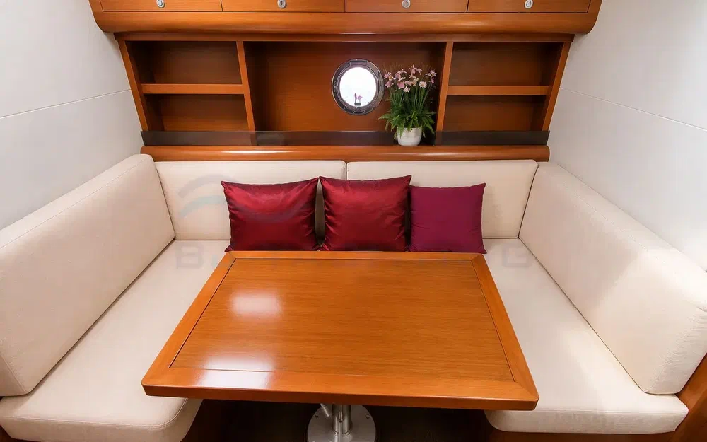 slider 9 Beneteau Monte Carlo 42 HT