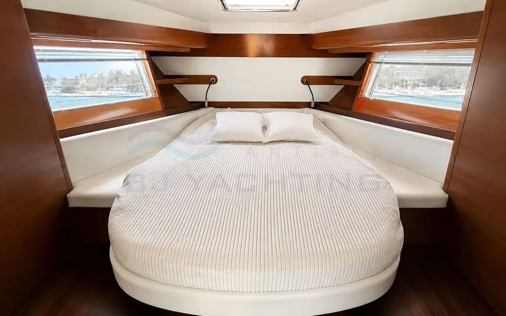 slider 11 Beneteau Monte Carlo 42 HT