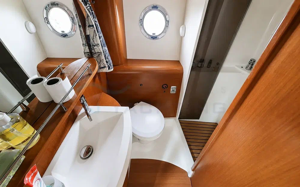 slider 14 Beneteau Monte Carlo 42 HT