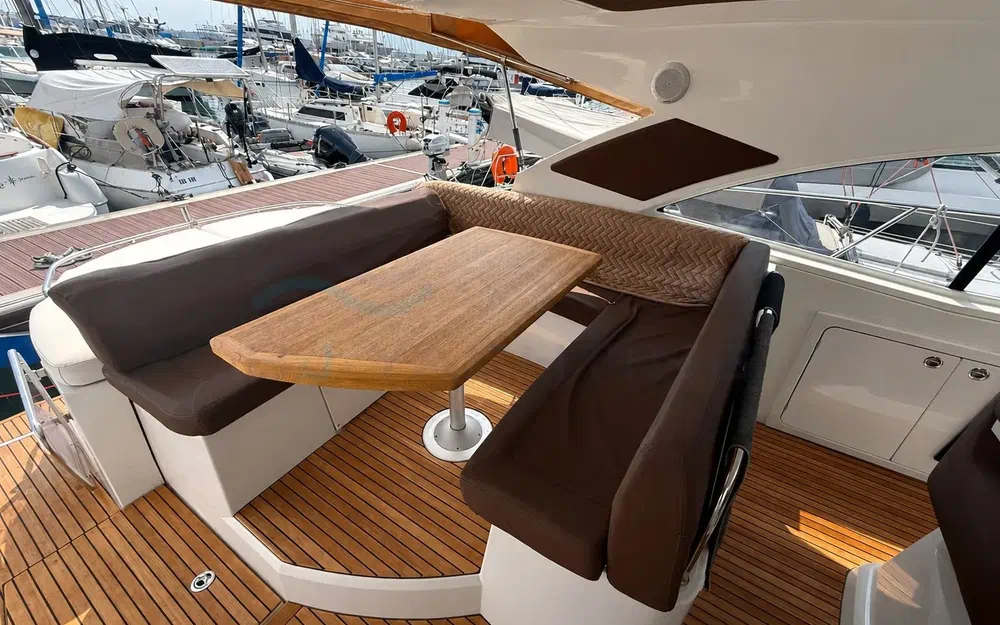 slider 4 Beneteau Monte Carlo 42 HT