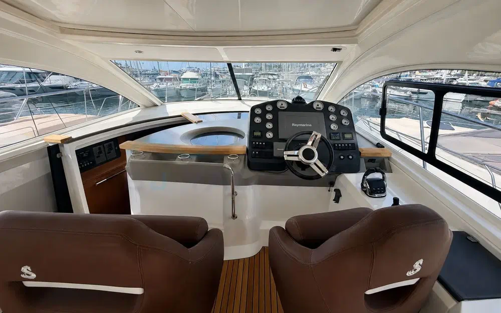 slider 6 Beneteau Monte Carlo 42 HT