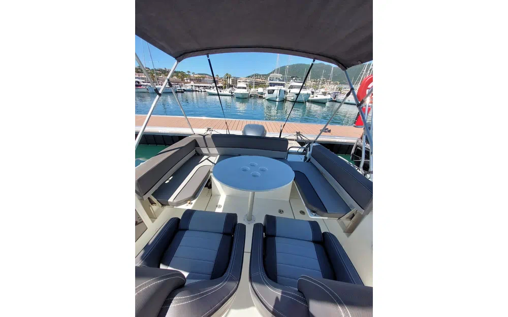 slider 6 Jeanneau Cap Camarat 7.5 WA Serie 2