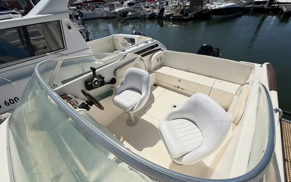 slider 8 Jeanneau Leader 605