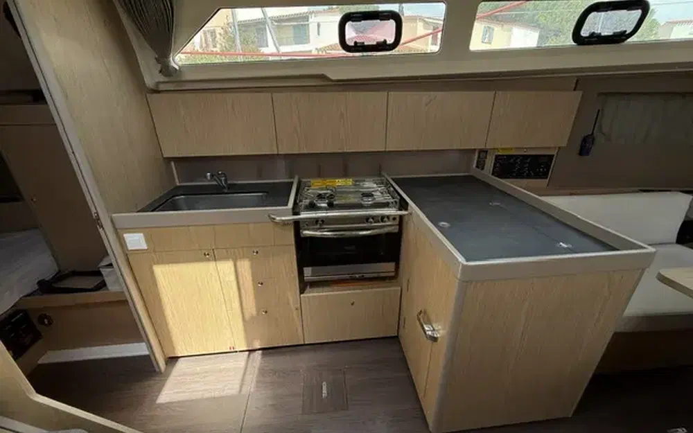 slider 10 Beneteau Oceanis 41.1