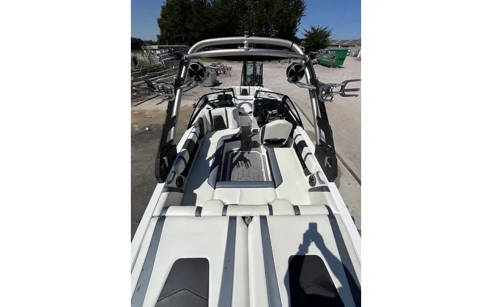 slider 6 Malibu Wakesetter 21 MLX