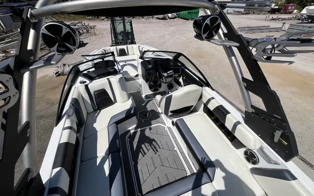 slider 16 Malibu Wakesetter 21 MLX