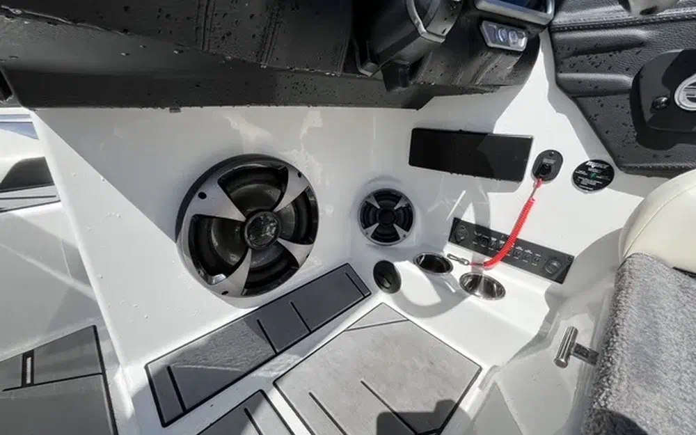 slider 9 Malibu Wakesetter 21 MLX