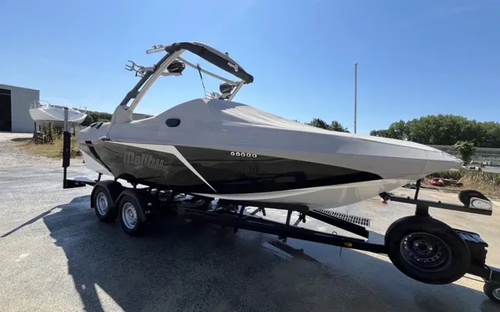 slider 10 Malibu Wakesetter 21 MLX