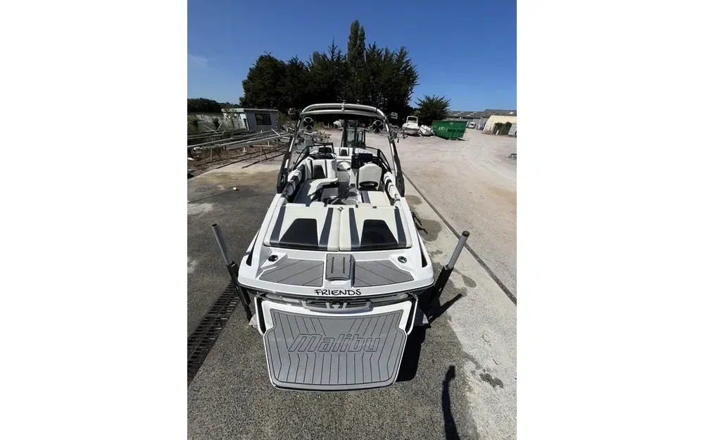 slider 1 Malibu Wakesetter 21 MLX