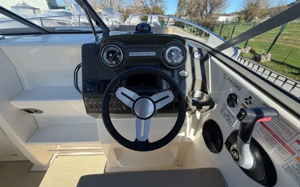 slider 12 Bayliner 742 Cuddy
