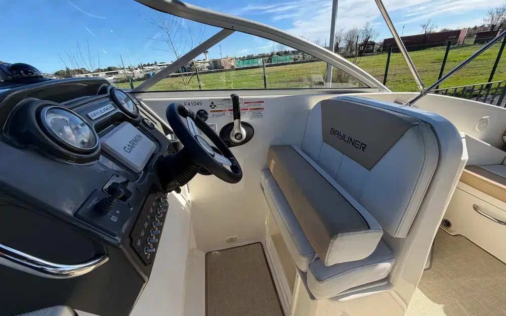 slider 14 Bayliner 742 Cuddy